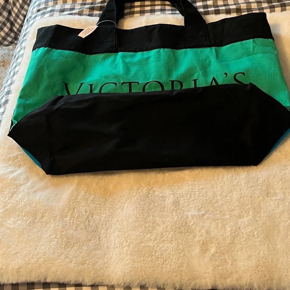 New!‎ Victoria's Secret Colorblock Weekend Bag